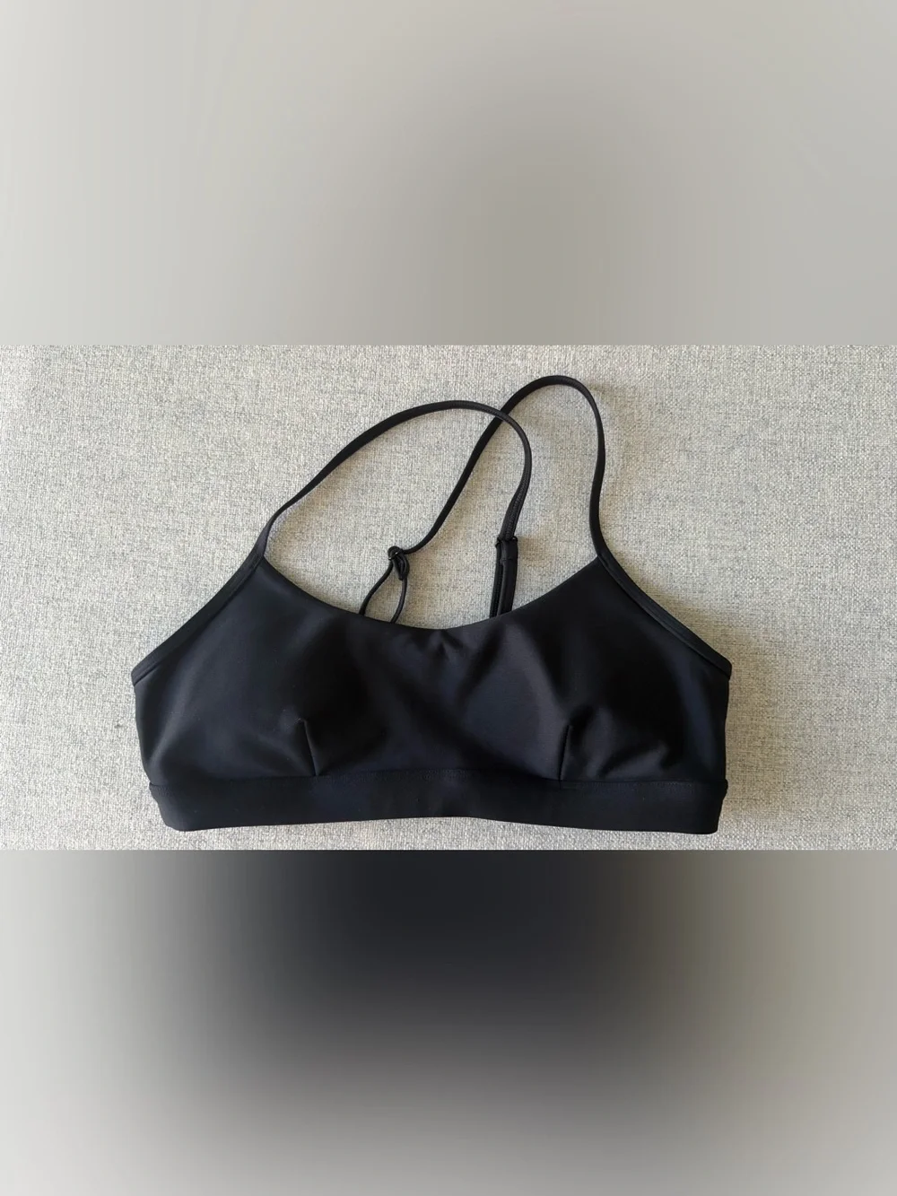 ALO Airlift Intrigue Black Wireless Sports Bra - SMALL